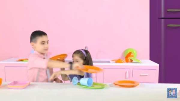 اغنية هالأطفال شو حلوين - فيديو كليب - بدون نت 5 تصوير الشاشة
