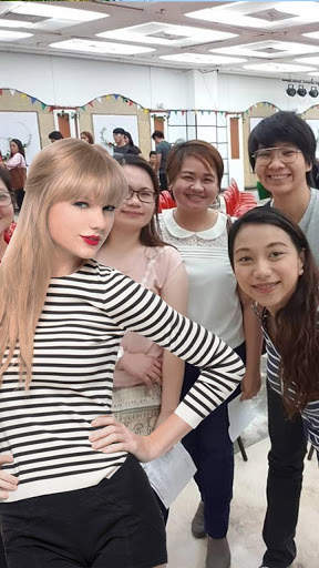 Selfie With Taylor Swift screenshot 2