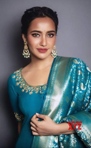 Neha Sharma Wallpapers HD screenshot 9