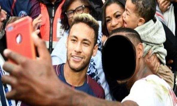 Selfie With Neymar Photo Editor screenshot 4