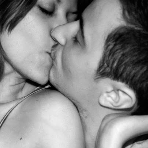 Sexy Kissing Videos icon