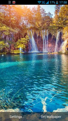 Waterfall 3D Live Wallpaper screenshot 1