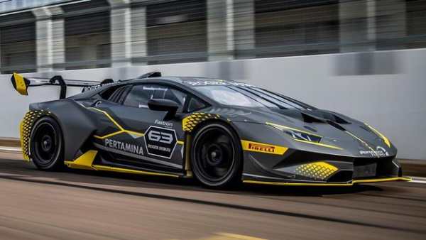 Racing Lamborghini Car Wallpaper screenshot 12