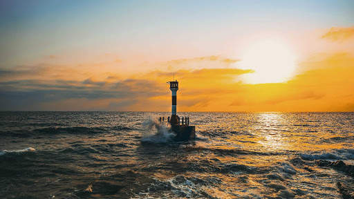 Lighthouse Wallpapers HD & 4k Backgrounds screenshot 17