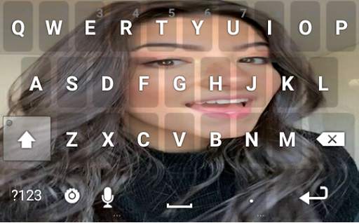 Charli D'amelio Keyboard Themes screenshot 6
