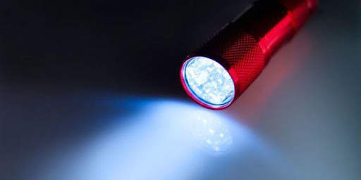 Flashlight 2018 - Brightest LE screenshot 2
