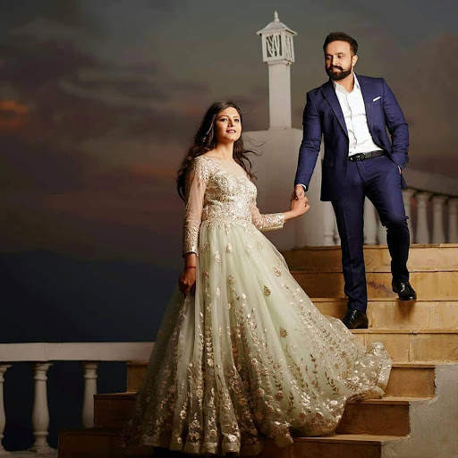 Couple Pose - Wedding Photography- Couple Shoot screenshot 5