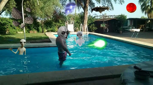 Put UFOs & Aliens stickers in your pics screenshot 1