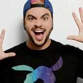 Luccas Neto - GIF on 9Apps