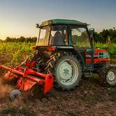 Village Farmer Tractor Sim