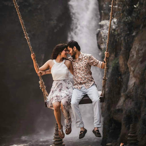 Couple Pose - Wedding Photography- Couple Shoot screenshot 8