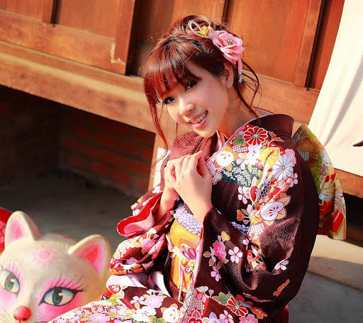 Hot Sexy Japanese Girls Wallpapers HD screenshot 3