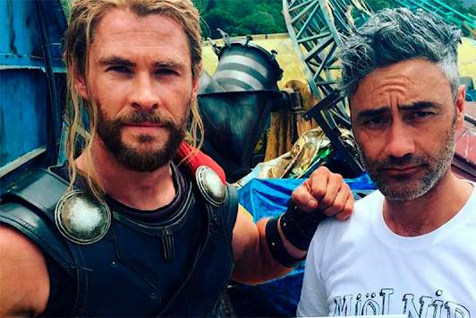 Selfie with Superheroes 3 تصوير الشاشة