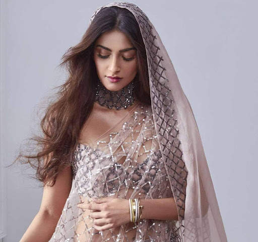 Sonam Kapoor Wallpapers HD screenshot 16