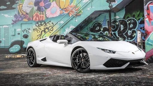Stunning Lamborghini Huracan Wallpaper screenshot 3