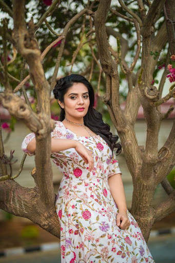 Srimukhi Wallpapers HD screenshot 11