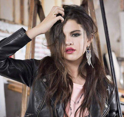 Selena Gomez Wallpapers HD 2 تصوير الشاشة