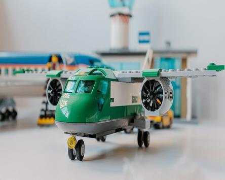 Cargo Plane lego games screenshot 2