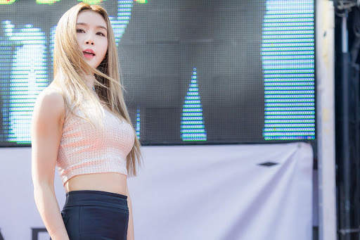 Sexy Korean Girl Wallpapers HD screenshot 4