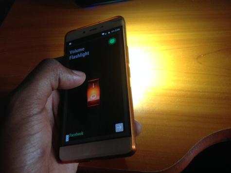 Emoji Flashlight screenshot 2