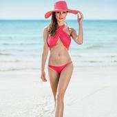 Sexy Hot Bikini Girl Wallpapers 3 1.0