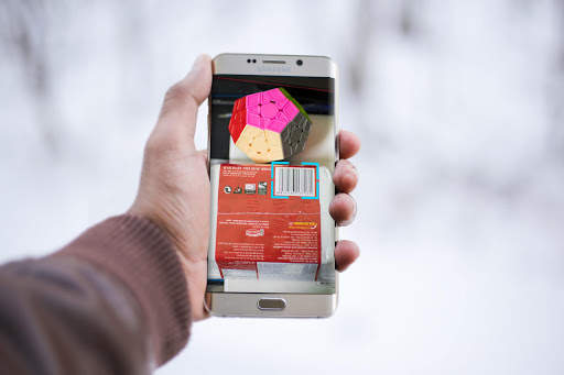 QR Code Scanner & Flashlight Ultra Pro screenshot 2