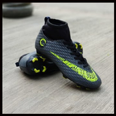Football Shoe Motif Design icon