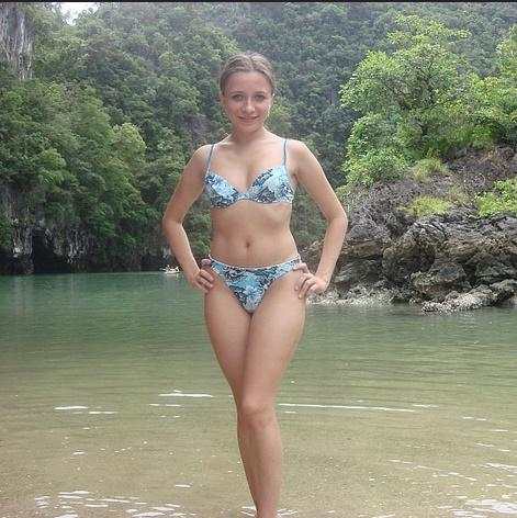 Sexy Bikini Hot Girls Wallpapers screenshot 2