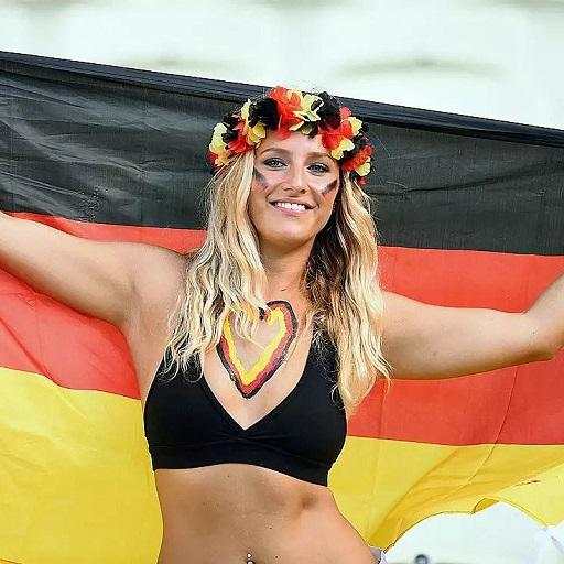 Sexy Hot German Girl Wallpapers HD 2.0
