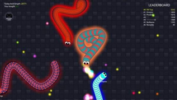 Slider.io 2 - Snake Candy: Hexar screenshot 2