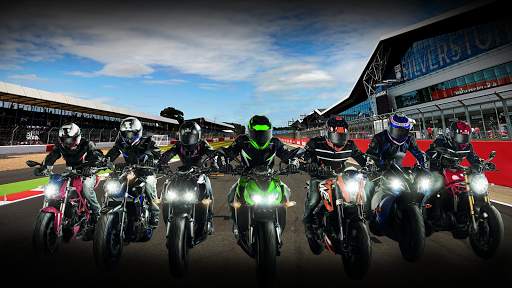 Moto Bike Racing Super Hero Motorcycle Racing Game screenshot 10