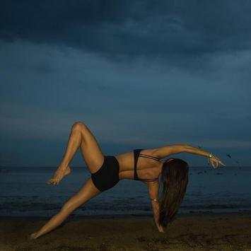 Sexy Yoga Girl Wallpaper screenshot 2