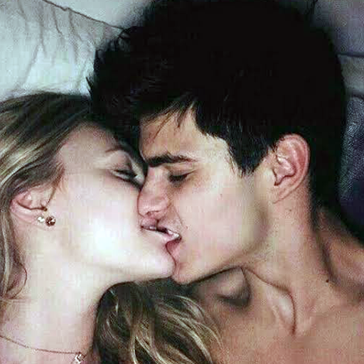 Hot Sexy Kissing Videos icon