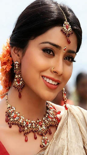 Shriya Saran Wallpapers & Images screenshot 2