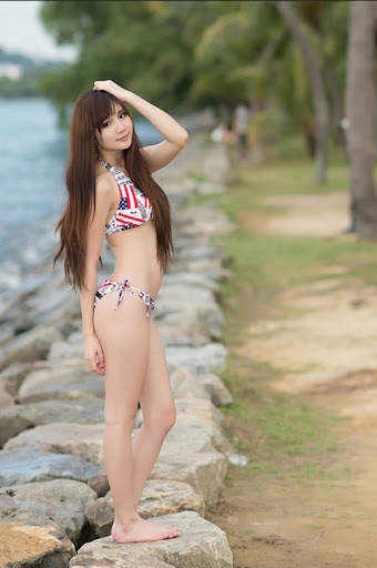 Sweet Hot Sexy Bikini Girls screenshot 2