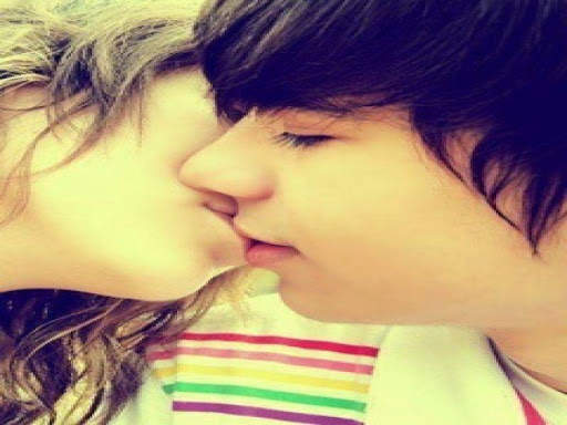 Couple Kiss HD Wallpaper 2020 screenshot 4